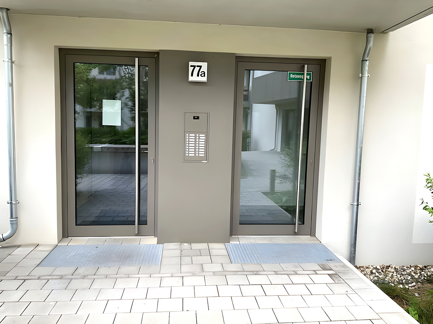 Direkt einziehen! Moderne 2 Zimmer + Süd-West-Balkon, Einbauküche, Wannenbad + Abstellraum, Aufzug – Luruper Hauptstraße 77a, 22547 Hamburg(Lurup) – Vorschaubild 13