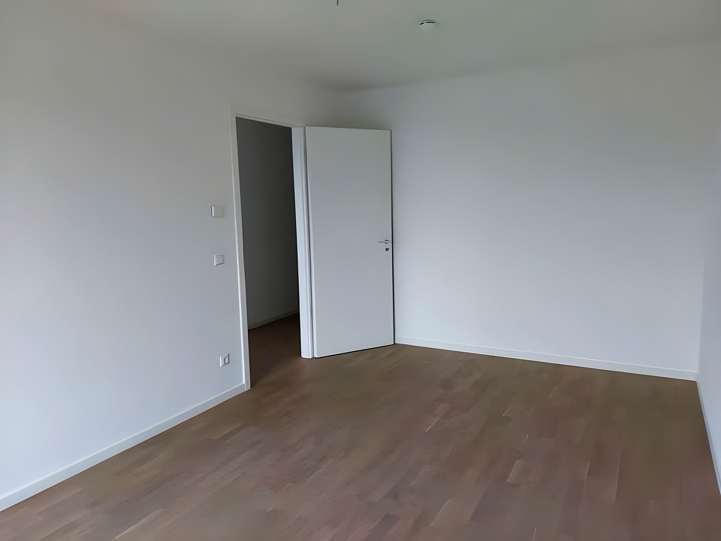 Direkt einziehen! Moderne 2 Zimmer + Süd-West-Balkon, Einbauküche, Wannenbad + Abstellraum, Aufzug – Luruper Hauptstraße 77a, 22547 Hamburg(Lurup) – Vorschaubild 5