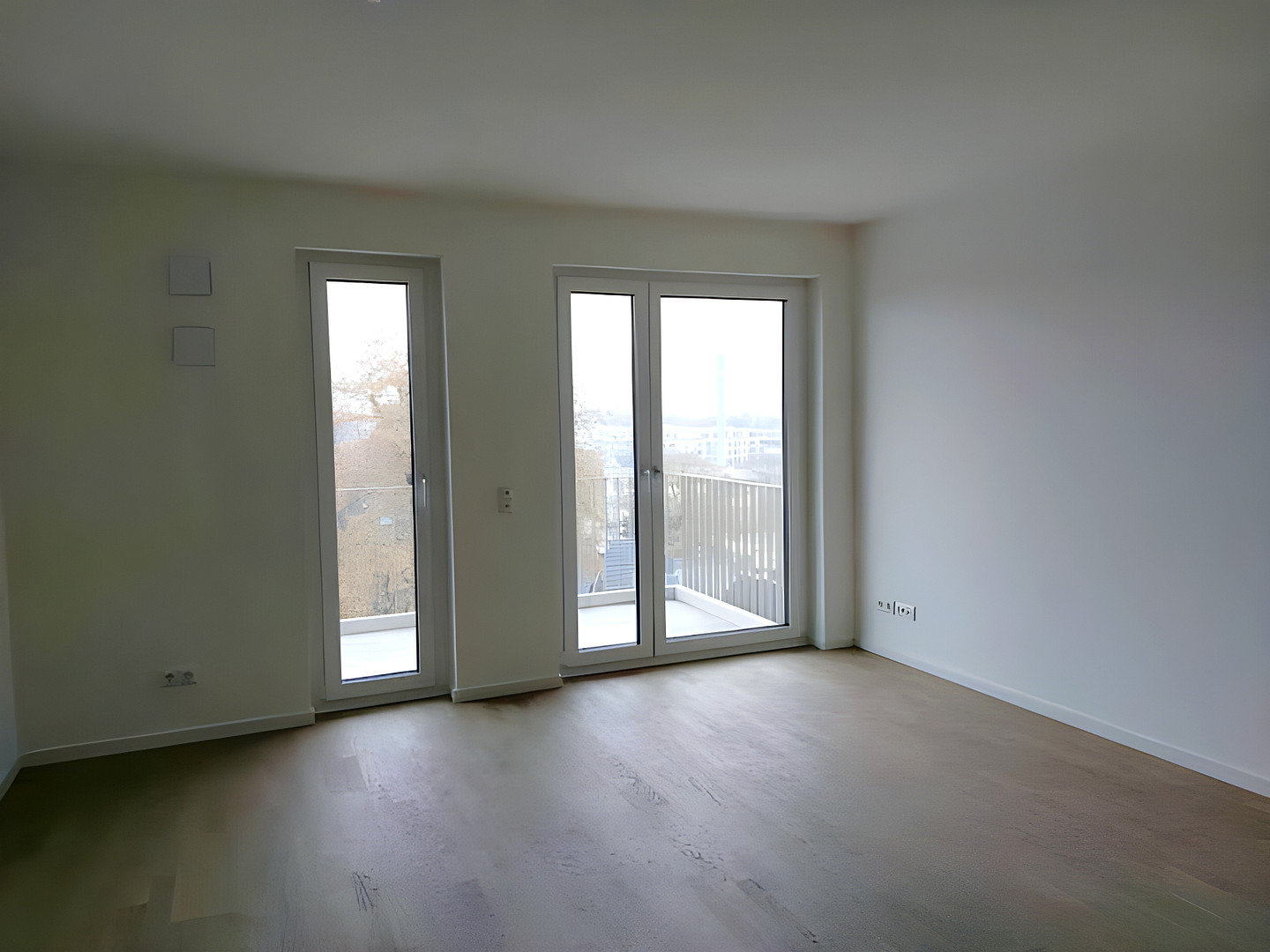 Direkt einziehen! Moderne 2 Zimmer + Süd-West-Balkon, Einbauküche, Wannenbad + Abstellraum, Aufzug – Luruper Hauptstraße 77a, 22547 Hamburg(Lurup) – Vorschaubild 3