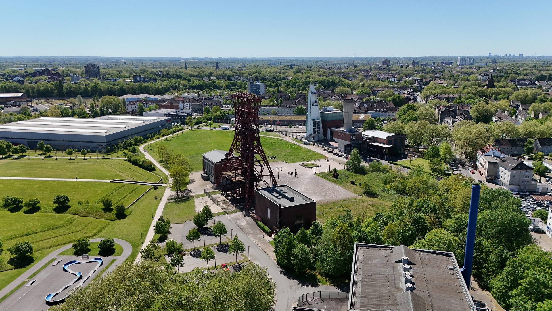 Hier endet der Arbeitsalltag im Pool - RMH mit Bar,Kino & PV-Anlage – Gelsenkirchen – Vorschaubild 22