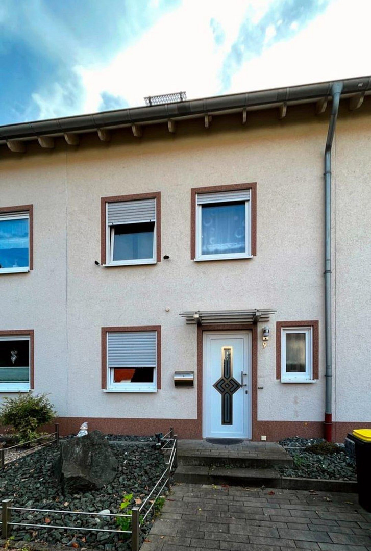 Hier endet der Arbeitsalltag im Pool - RMH mit Bar,Kino & PV-Anlage – Gelsenkirchen – Vorschaubild 3