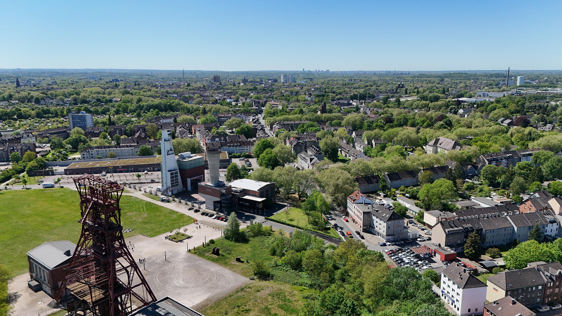 Hier endet der Arbeitsalltag im Pool - RMH mit Bar,Kino & PV-Anlage – Gelsenkirchen – Vorschaubild 21