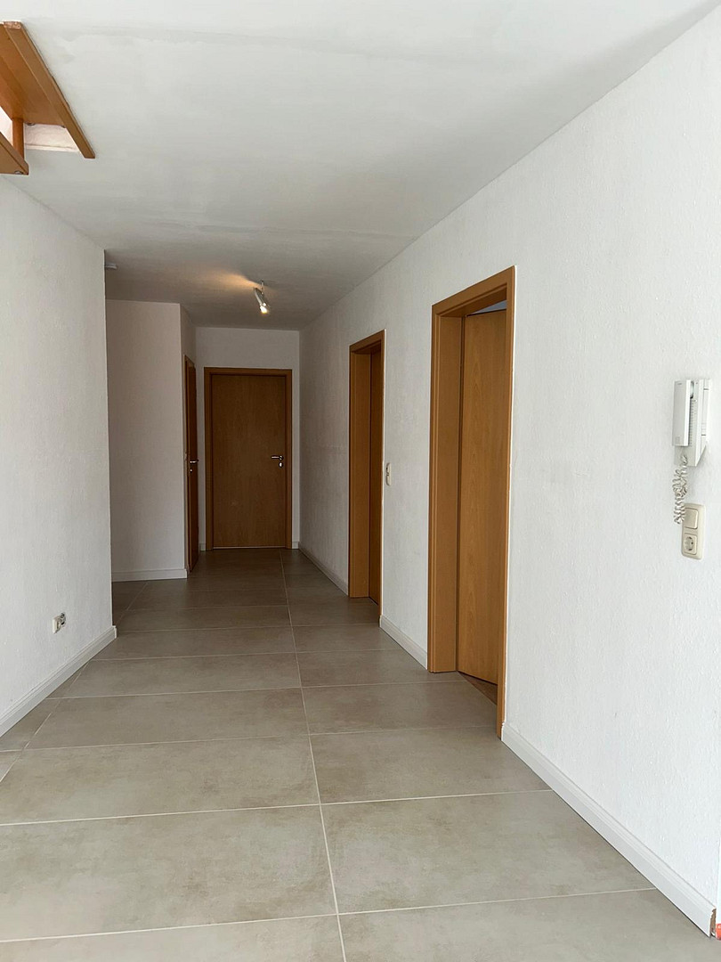 Neuwertige, sehr helle 5 Zimmer Wohnung mit schönem Fernblick – Trier(Tarforst) – Vorschaubild 3