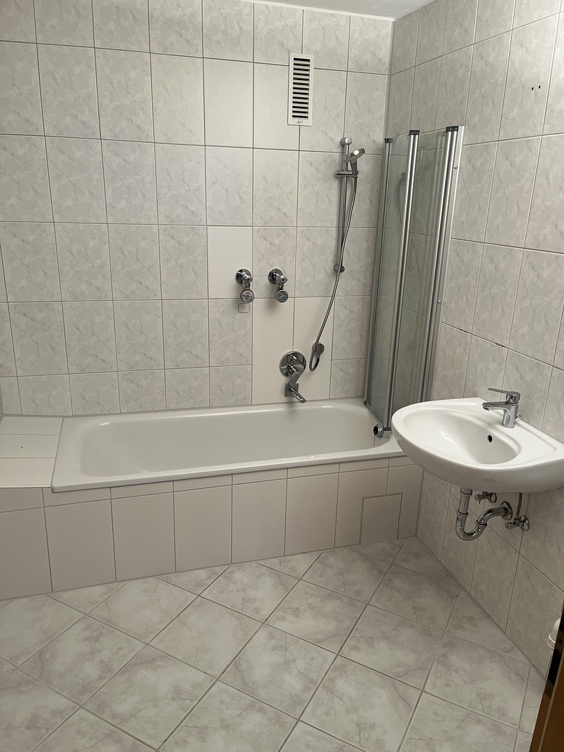 3 Zimmer Wohnung mit Balkon, Fahrstuhl, TG-Stellplatz in Schwetzingen zu vermieten – Schwetzingen – Vorschaubild 6