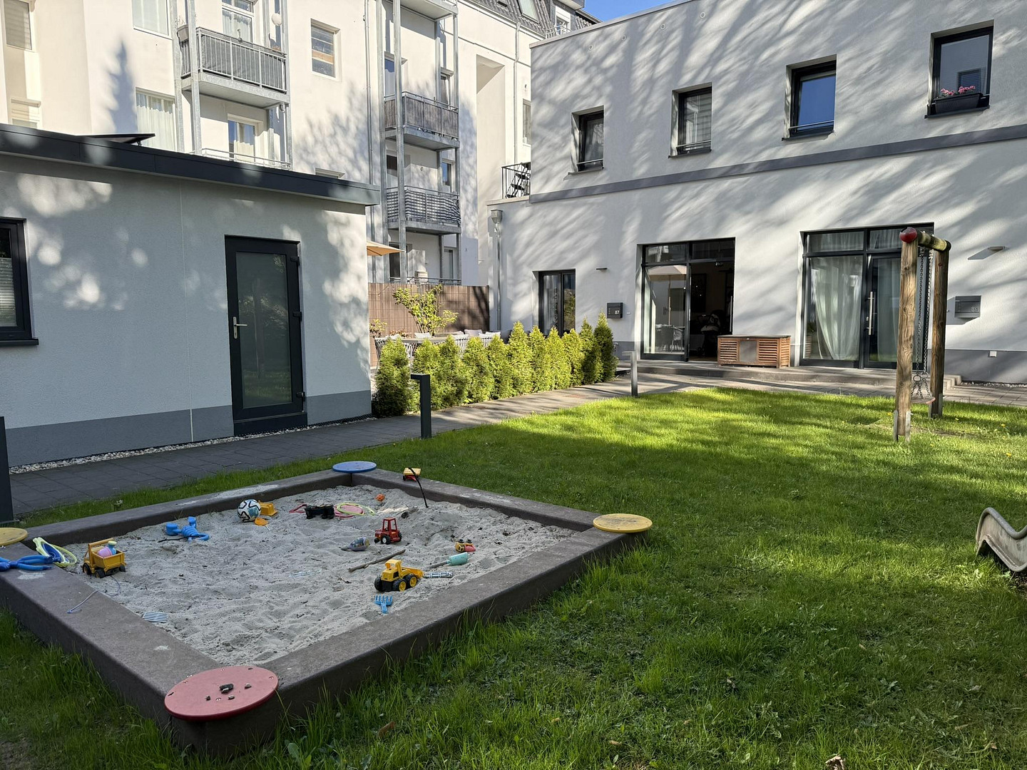 Stadthaus-Feeling: Großzügige Wohnung mit separatem Office und eigenem Parkplatz – 22089 Hamburg(Eilbek) – Vorschaubild 7