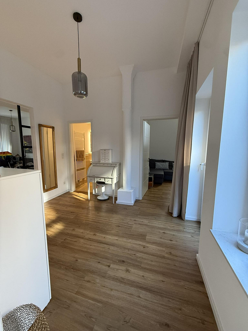 Stadthaus-Feeling: Großzügige Wohnung mit separatem Office und eigenem Parkplatz – 22089 Hamburg(Eilbek) – Vorschaubild 5