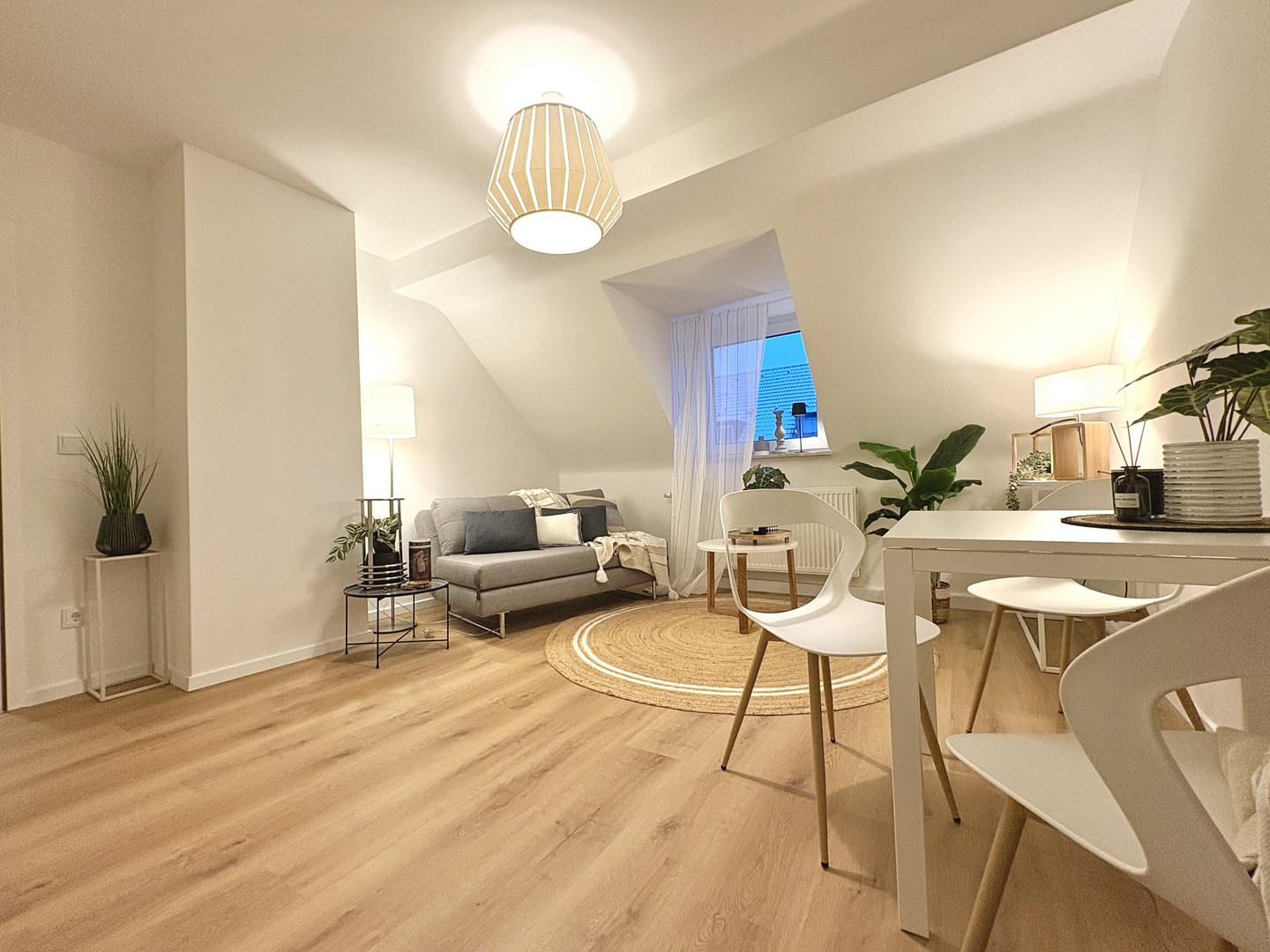 Sanierte Dachgeschoss-Wohnung +  Nutzfläche im Spitzboden in Rüttenscheid – Wusthoffstraße 11, 45131 Essen(Rüttenscheid) – Vorschaubild 2