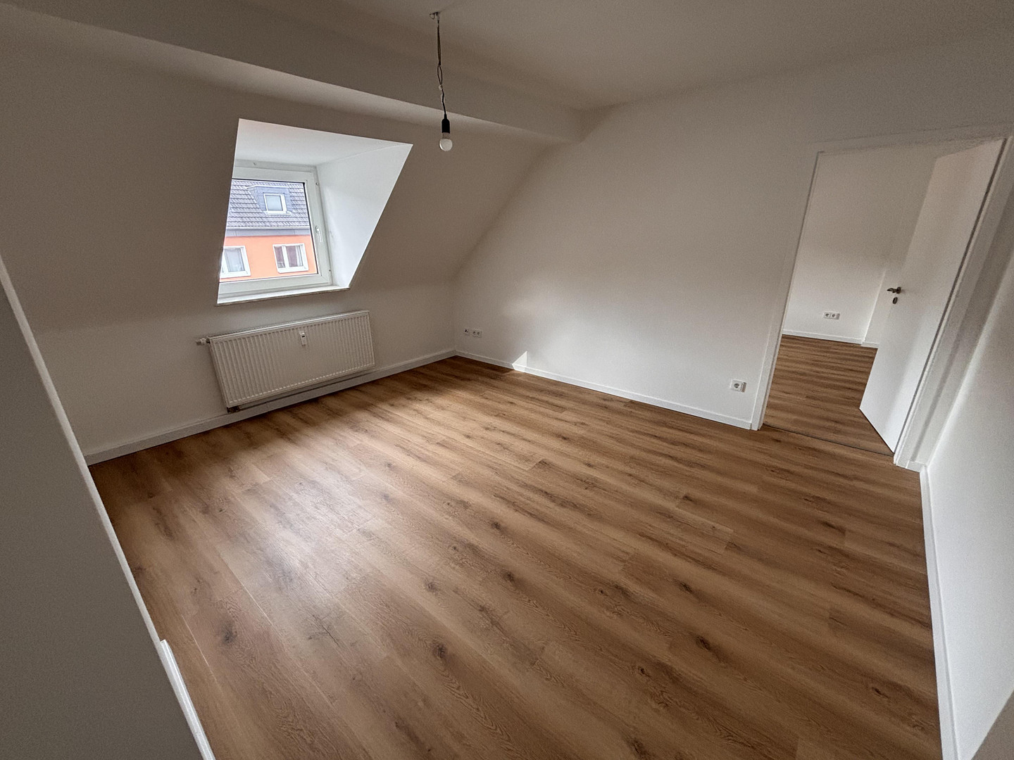 Sanierte Dachgeschoss-Wohnung +  Nutzfläche im Spitzboden in Rüttenscheid – Wusthoffstraße 11, 45131 Essen(Rüttenscheid) – Vorschaubild 7