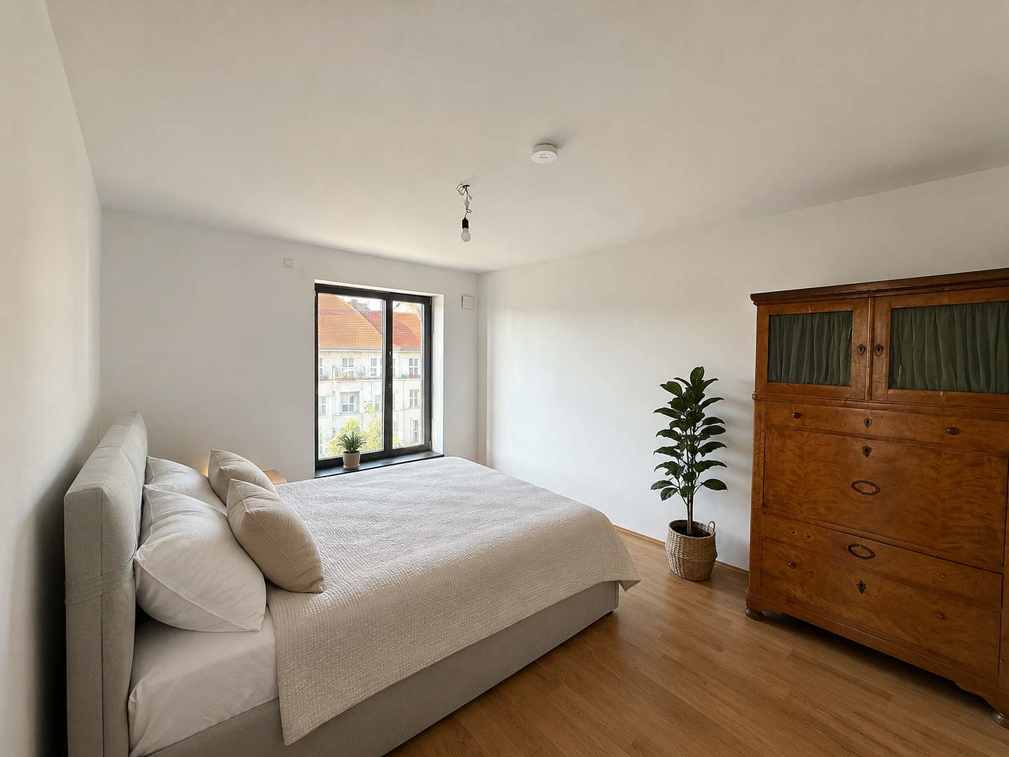 Moderne 4-Zimmer-Wohnung in Berlin-Wilmersdorf – ca. 97 m², 6. OG, inkl. Einbauküche, 2 Bäder – Berlin(Wilmersdorf) – Vorschaubild 3