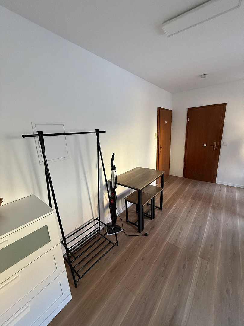 Gemütliche, vollmöblierte 1 Zimmerwohnung in zentraler Lage – Erlangen – Vorschaubild 8