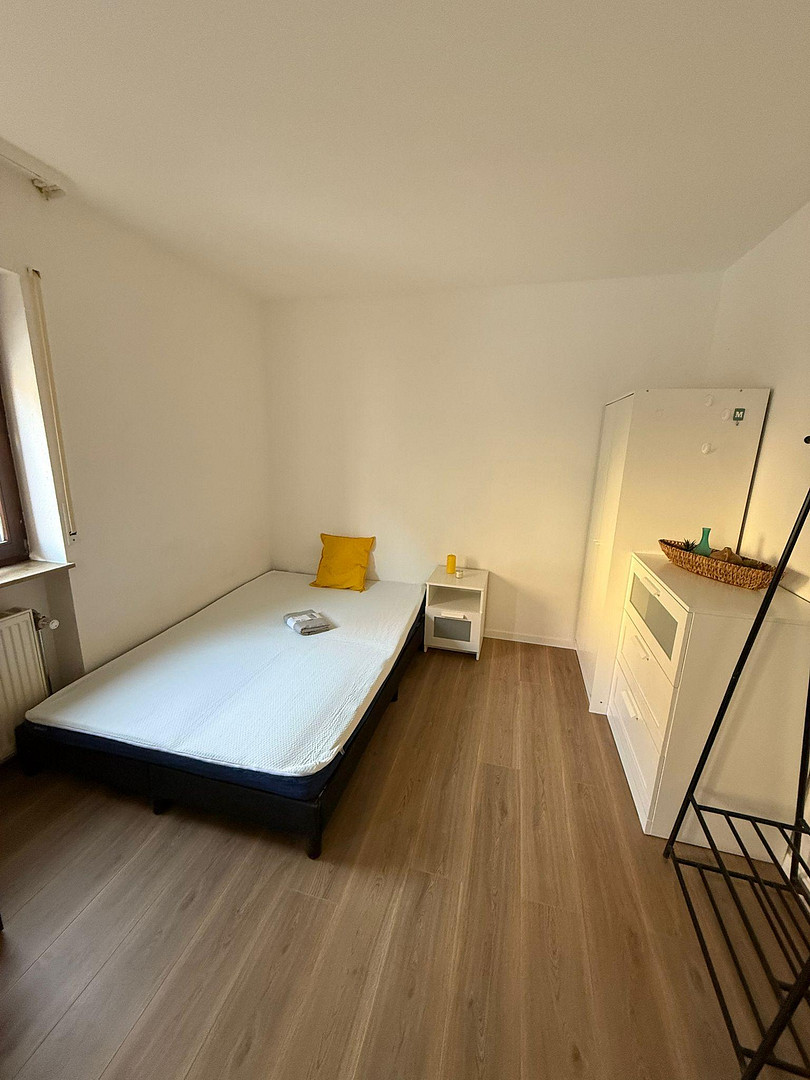 Gemütliche, vollmöblierte 1 Zimmerwohnung in zentraler Lage – Erlangen – Vorschaubild 3