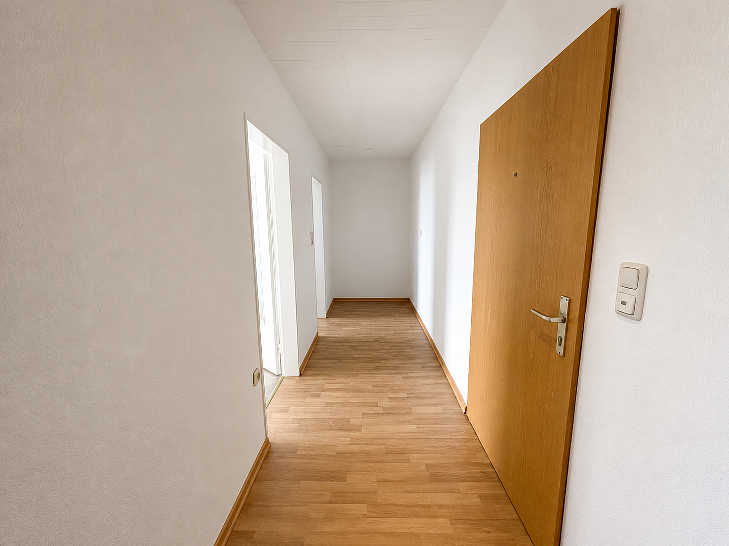 Helle 1-Zimmer-Wohnung mit separater Küche und modernem Bad – Heiligenbaumstaße 85, 47249 Duisburg(Wanheim-Angerhausen) – Vorschaubild 2