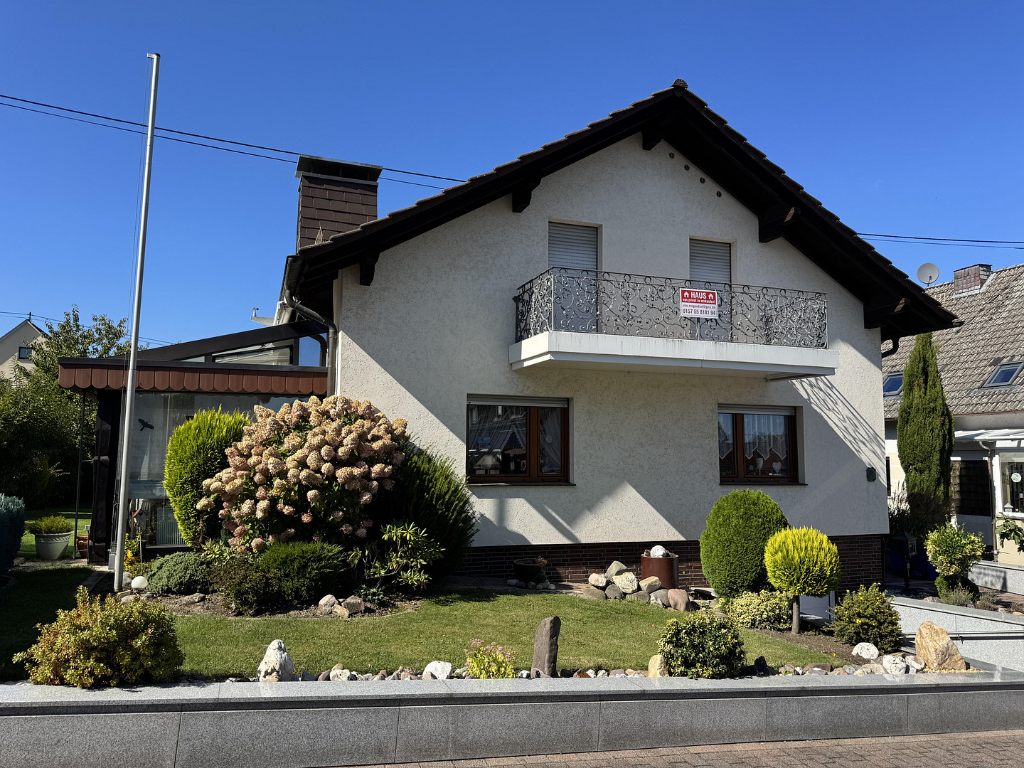 Helles Familienhaus mit großem Garten in ruhiger Wohnlage-sehr gute Verkehrsanbindung