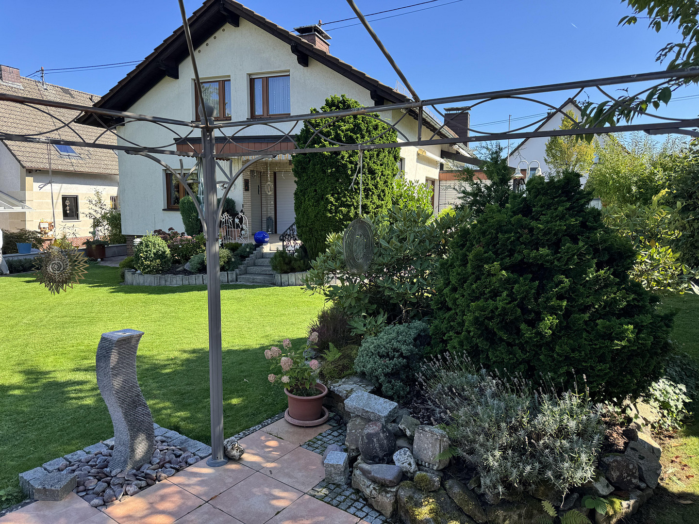 Helles Familienhaus mit großem Garten in ruhiger Wohnlage-sehr gute Verkehrsanbindung – Mogendorf – Vorschaubild 2