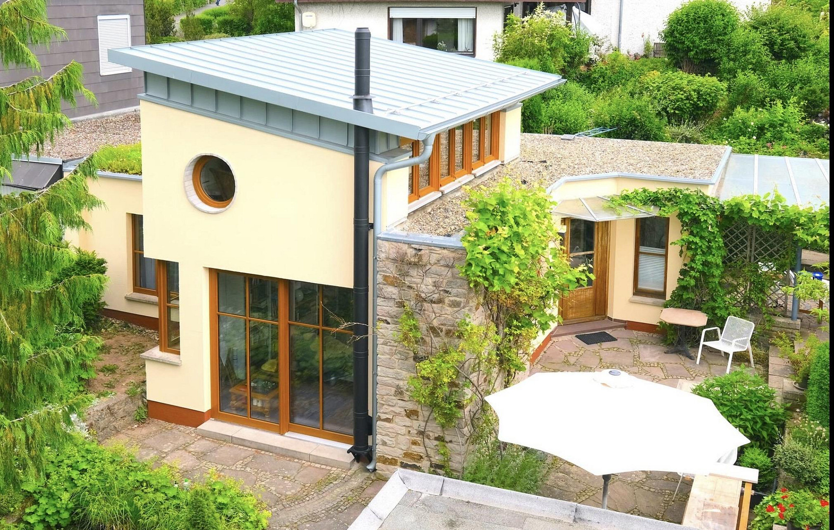 Wunderschönes Atelierhaus: ca. 70m2, hell, ruhig, und großzügig geschnitten