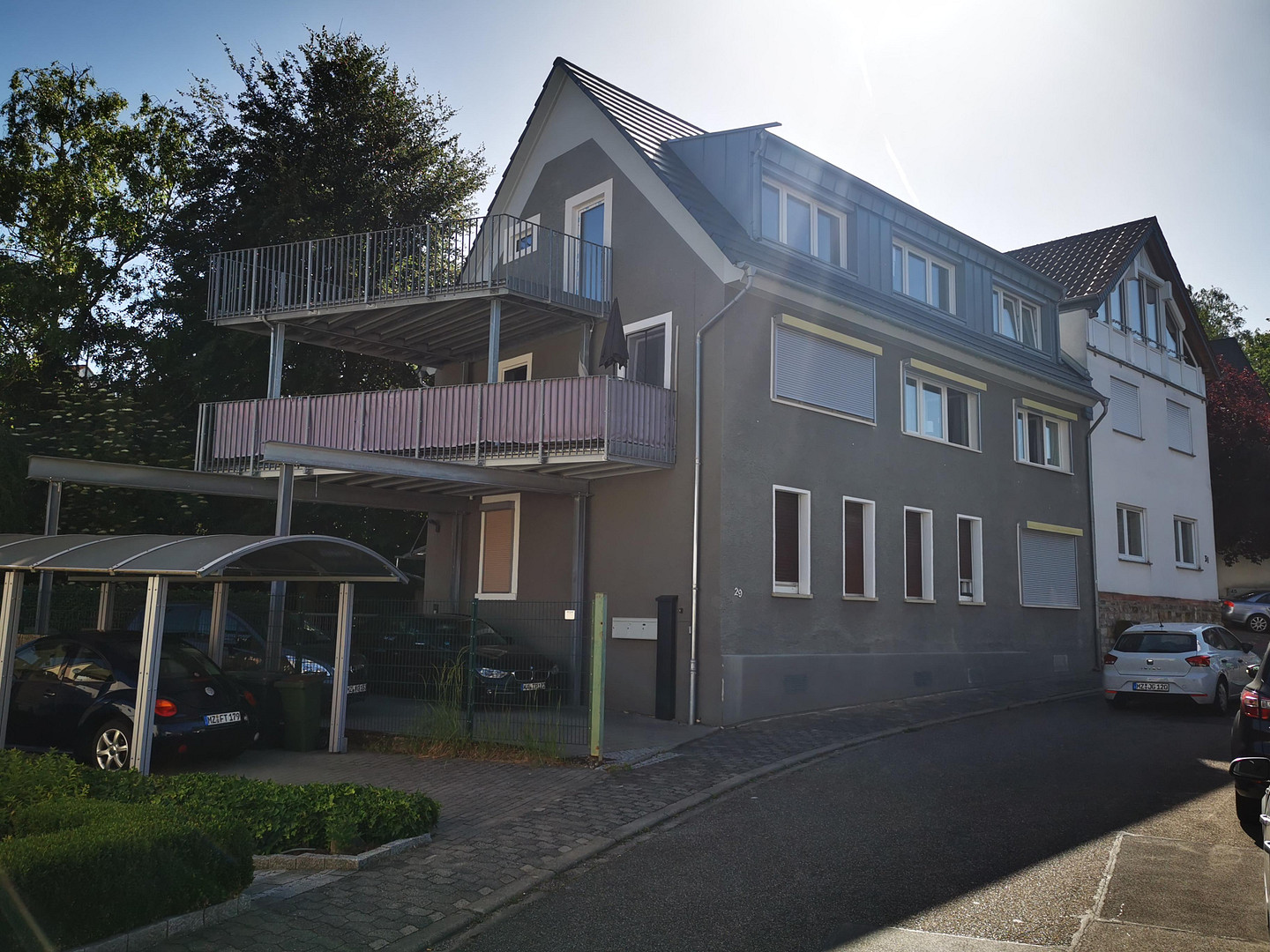neuwertige Dachgeschosswohnung mit Dachterrasse in Mainz-Finthen - hell, ruhig und charmant