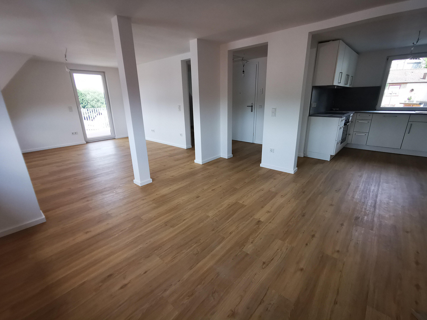 neuwertige Dachgeschosswohnung mit Dachterrasse in Mainz-Finthen - hell, ruhig und charmant – Prunkgasse 29, 55126 Mainz-Finthen(Finthen) – Vorschaubild 2