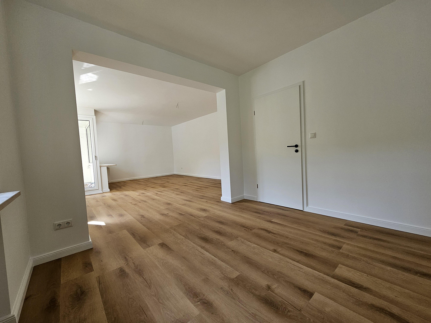 Frisch saniert! 2,5-Zi.-Wohnung mit Südloggia & TG provisionsfrei, Sasel – 22395 Hamburg – Vorschaubild 10