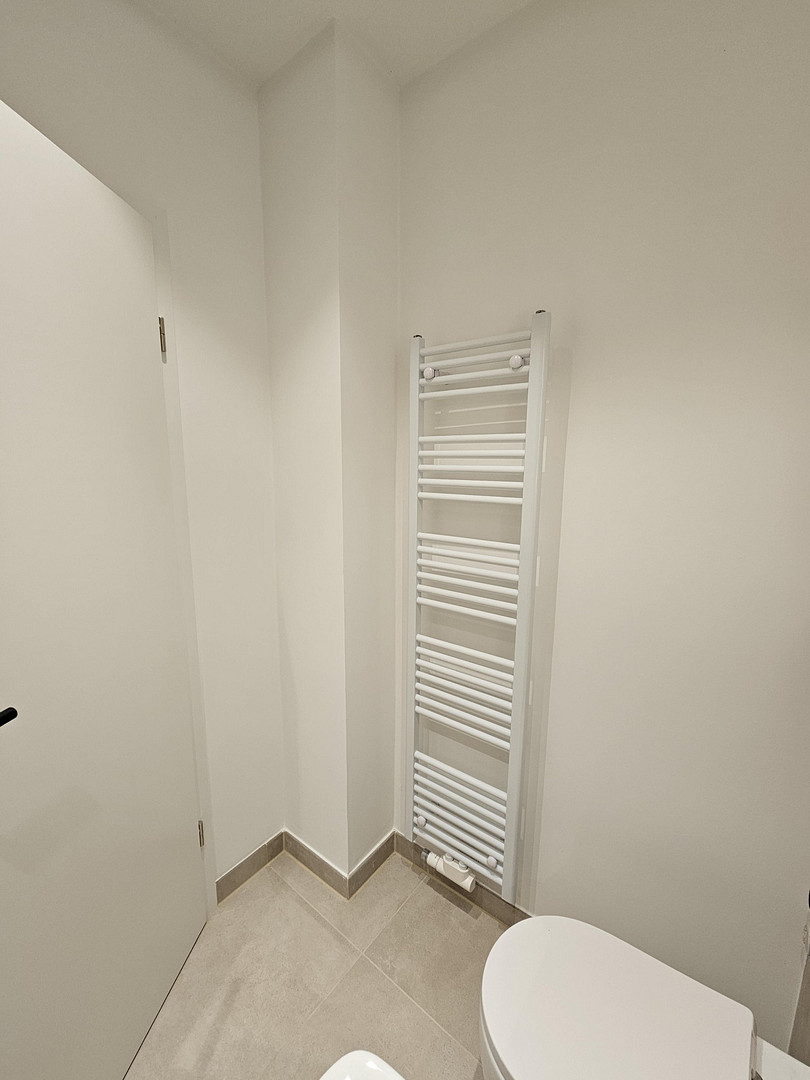 Frisch saniert! 2,5-Zi.-Wohnung mit Südloggia & TG provisionsfrei, Sasel – 22395 Hamburg – Vorschaubild 4