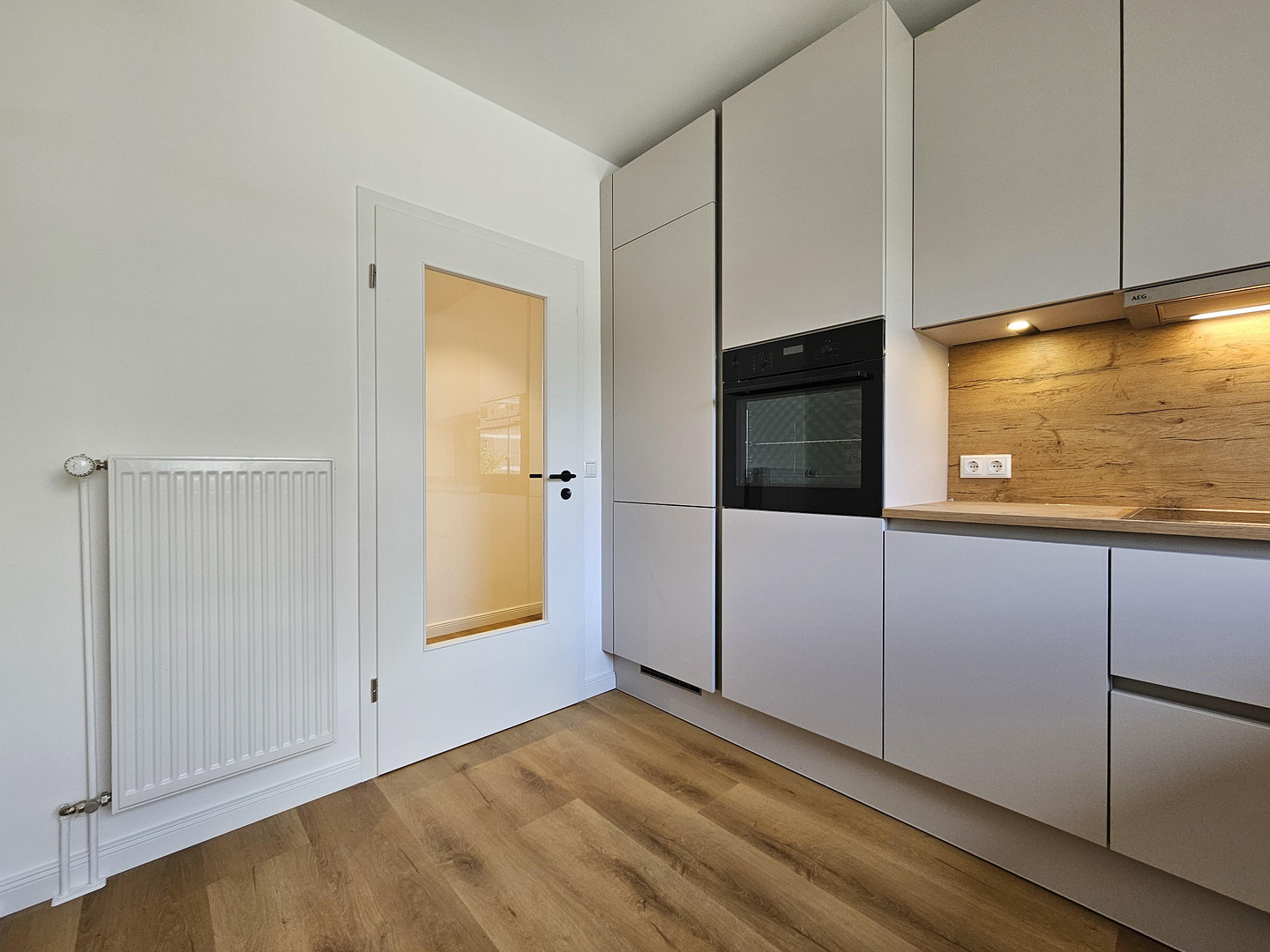 Frisch saniert! 2,5-Zi.-Wohnung mit Südloggia & TG provisionsfrei, Sasel – 22395 Hamburg – Vorschaubild 8