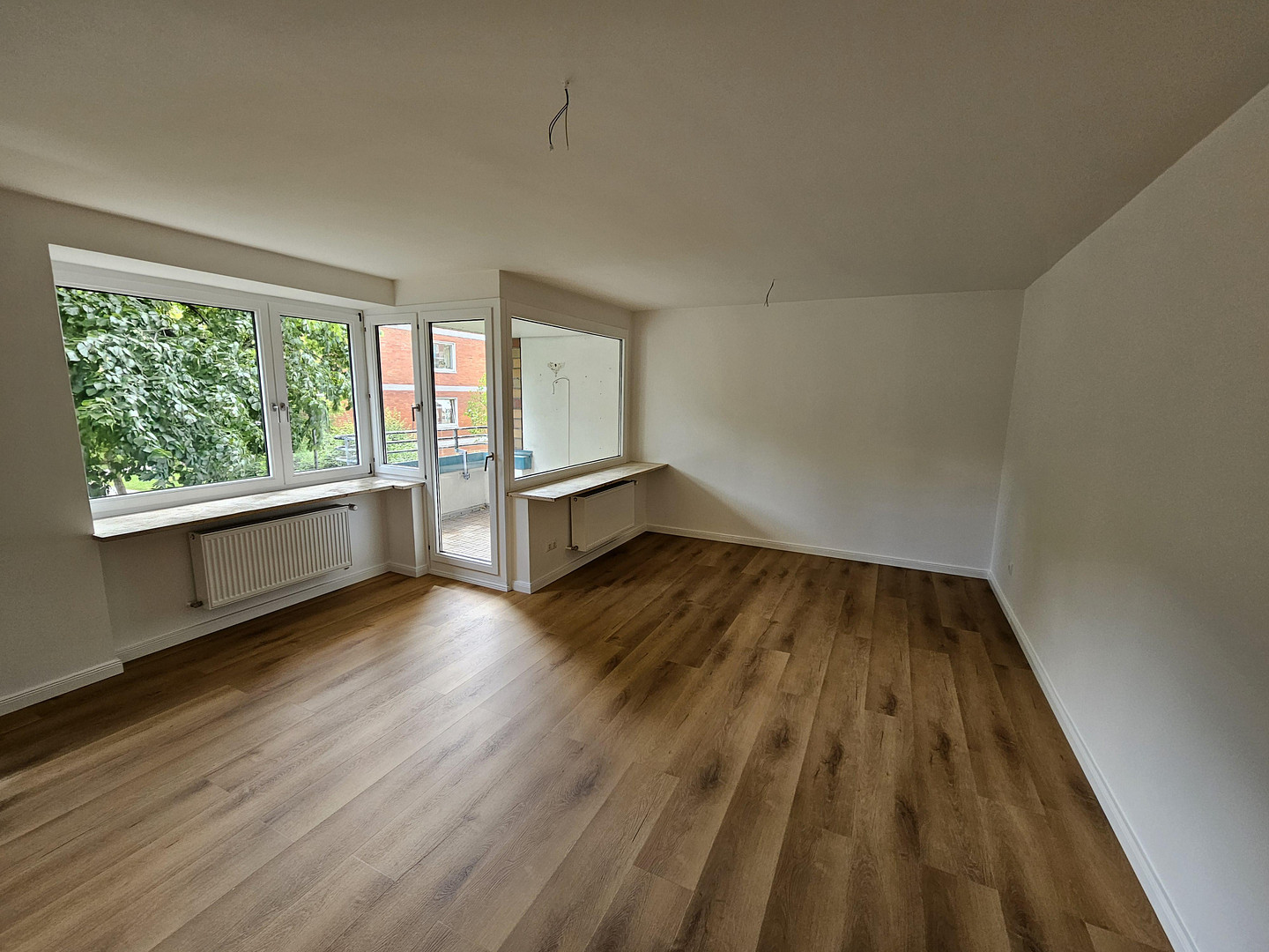 Frisch saniert! 2,5-Zi.-Wohnung mit Südloggia & TG provisionsfrei, Sasel – 22395 Hamburg – Vorschaubild 11
