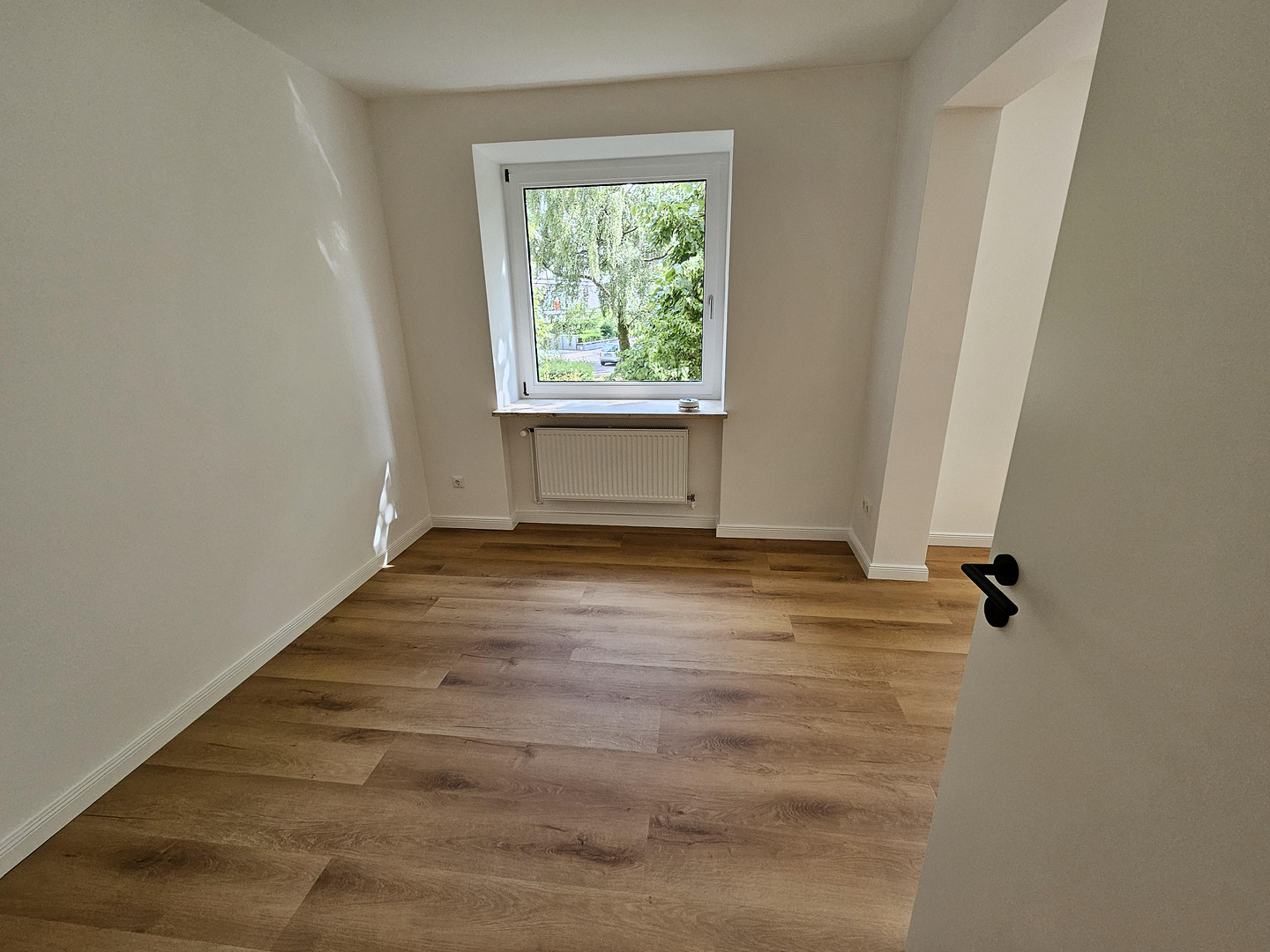 Frisch saniert! 2,5-Zi.-Wohnung mit Südloggia & TG provisionsfrei, Sasel – 22395 Hamburg – Vorschaubild 9