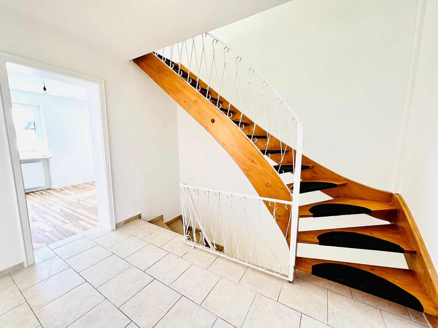 ** 1 von 8 WG-Zimmer ** in einem modernisiertes Reiheneckhaus in Kaufbeuren – Kaufbeuren(Neugablonz) – Vorschaubild 25