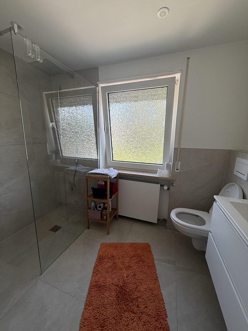 ** 1 von 8 WG-Zimmer ** in einem modernisiertes Reiheneckhaus in Kaufbeuren – Kaufbeuren(Neugablonz) – Vorschaubild 9