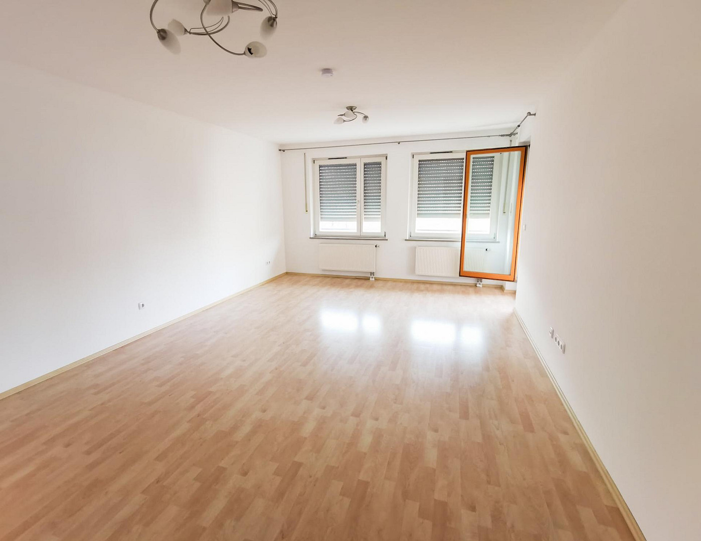 PROVISIONSFREI: Helle & großzügige 4-Zimmer Wohnung in Schwabing – München(Schwabing) – Vorschaubild 2