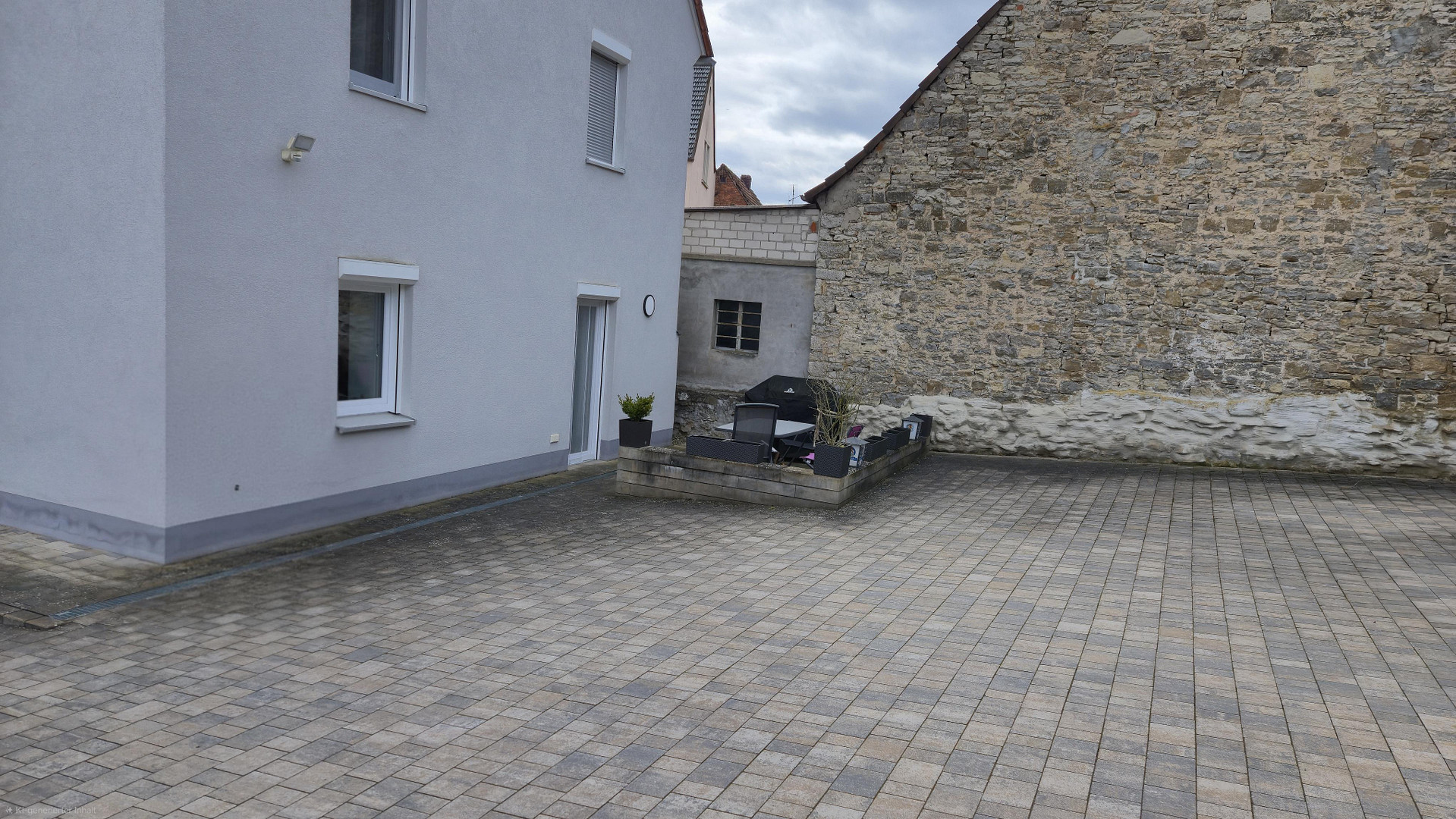 Kernsaniertes Mehrfamilienhaus (KfW 70) – Rimpar – Vorschaubild 3
