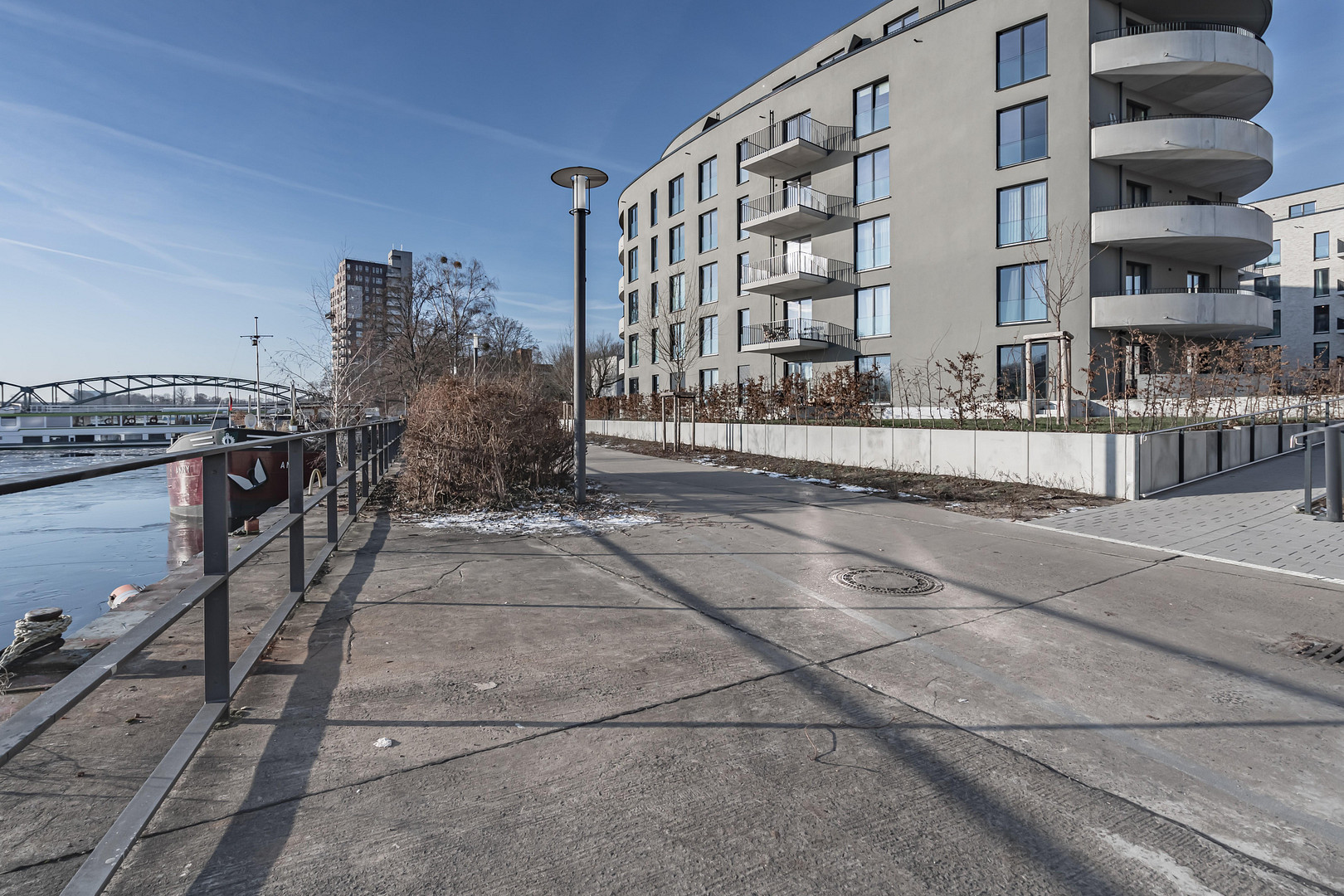 2-Zimmer-Wohnung mit Terrasse in der Lage direkt am Wasser in Berlin-Spandau – Parkstr. 8, 13585 Berlin(Hakenfelde) – Vorschaubild 11