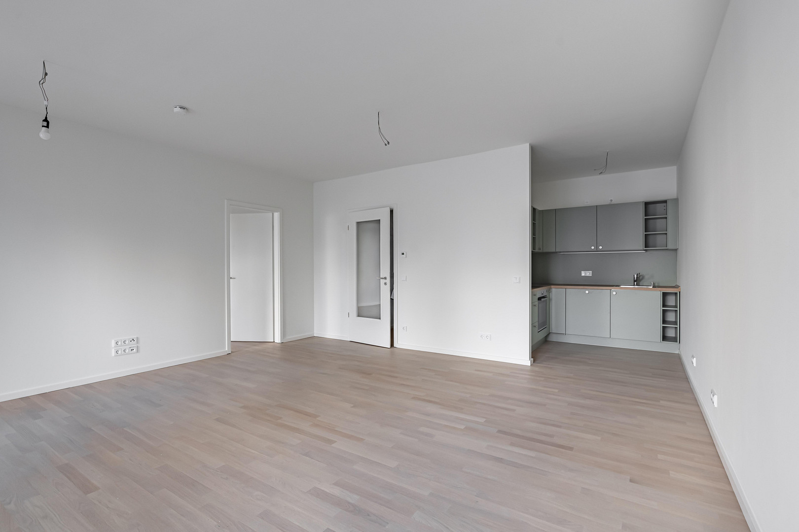 2-Zimmer-Wohnung mit Terrasse in der Lage direkt am Wasser in Berlin-Spandau – Parkstr. 8, 13585 Berlin(Hakenfelde) – Vorschaubild 2