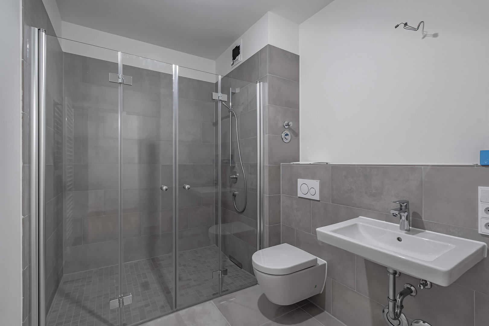 2-Zimmer-Wohnung mit Terrasse in der Lage direkt am Wasser in Berlin-Spandau – Parkstr. 8, 13585 Berlin(Hakenfelde) – Vorschaubild 8