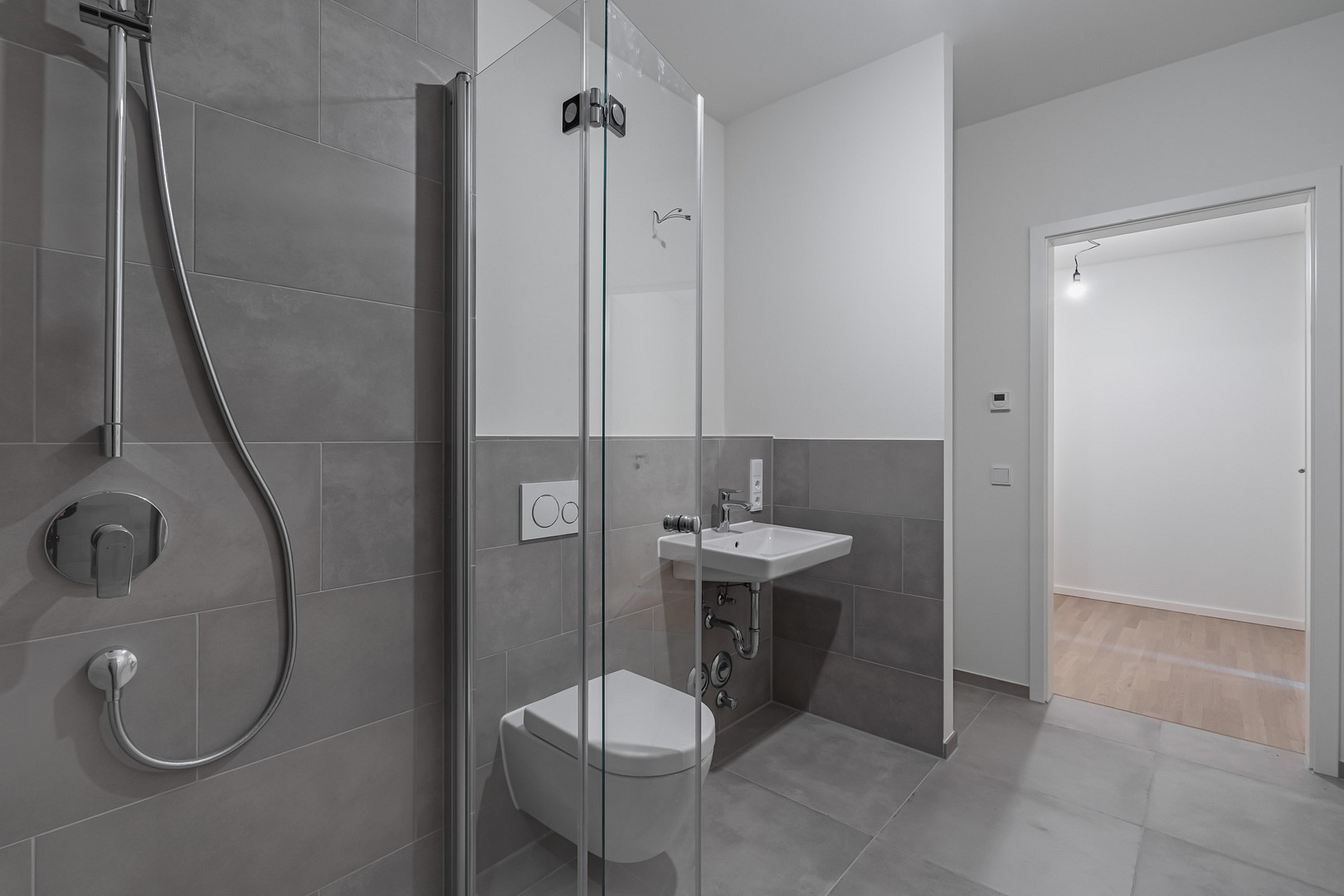 2-Zimmer-Wohnung mit Terrasse in der Lage direkt am Wasser in Berlin-Spandau – Parkstr. 8, 13585 Berlin(Hakenfelde) – Vorschaubild 6