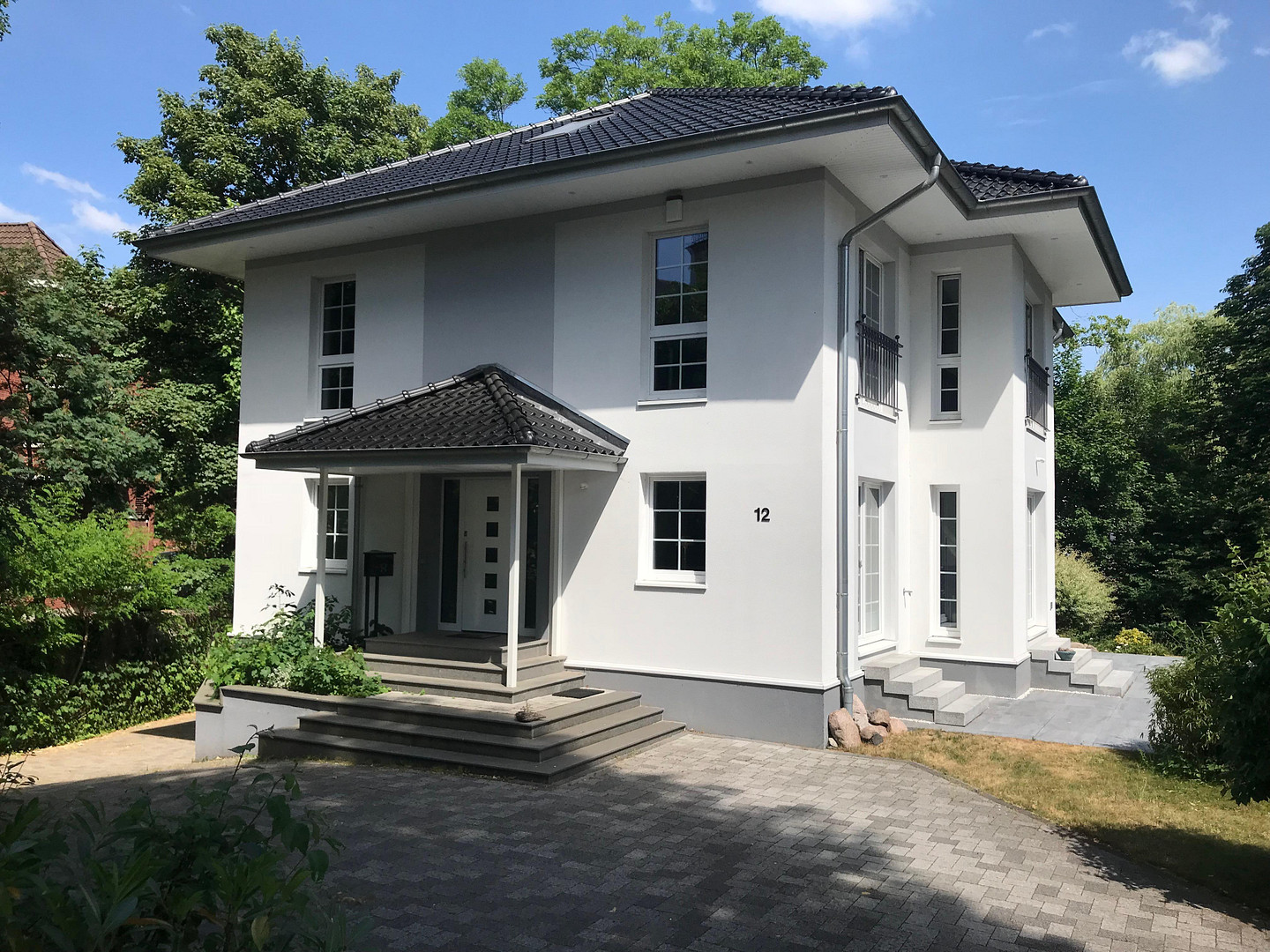 Stadtvilla in grüner Oase im Zentrum Neumünsters – Hinter der Kirche 12, 24534 Neumünster – Vorschaubild 3