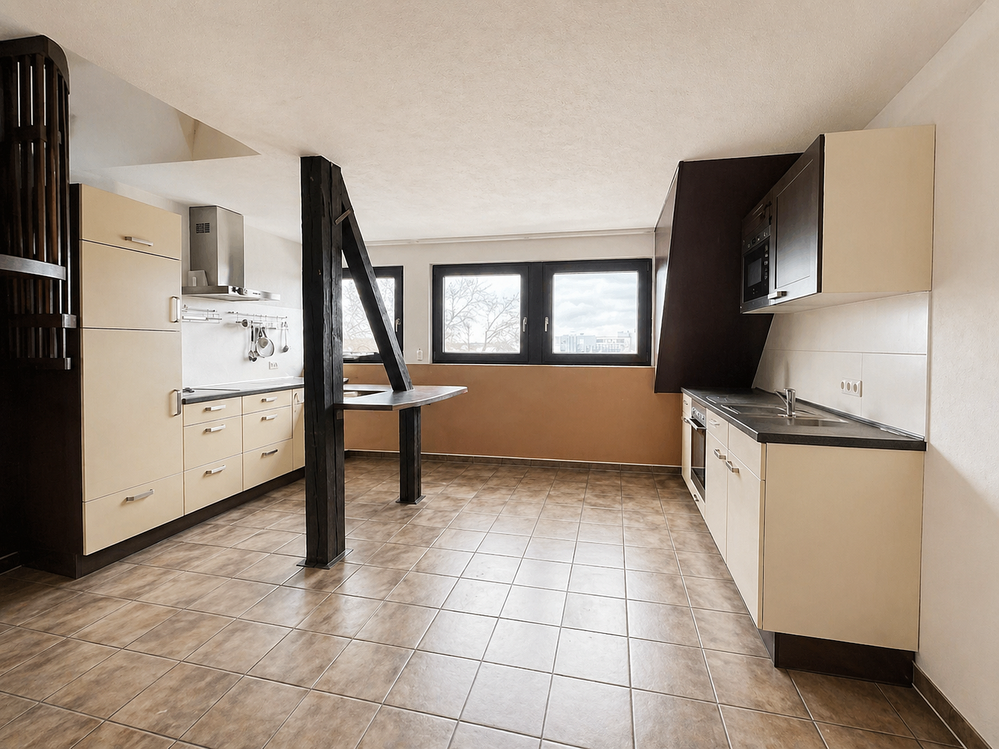 Jobcenter – جوب سنتر – Джобцентер – deine neue Wohnung ist fertig! – Klosterstraße 51, 45139 Essen(Ostviertel) – Vorschaubild 3