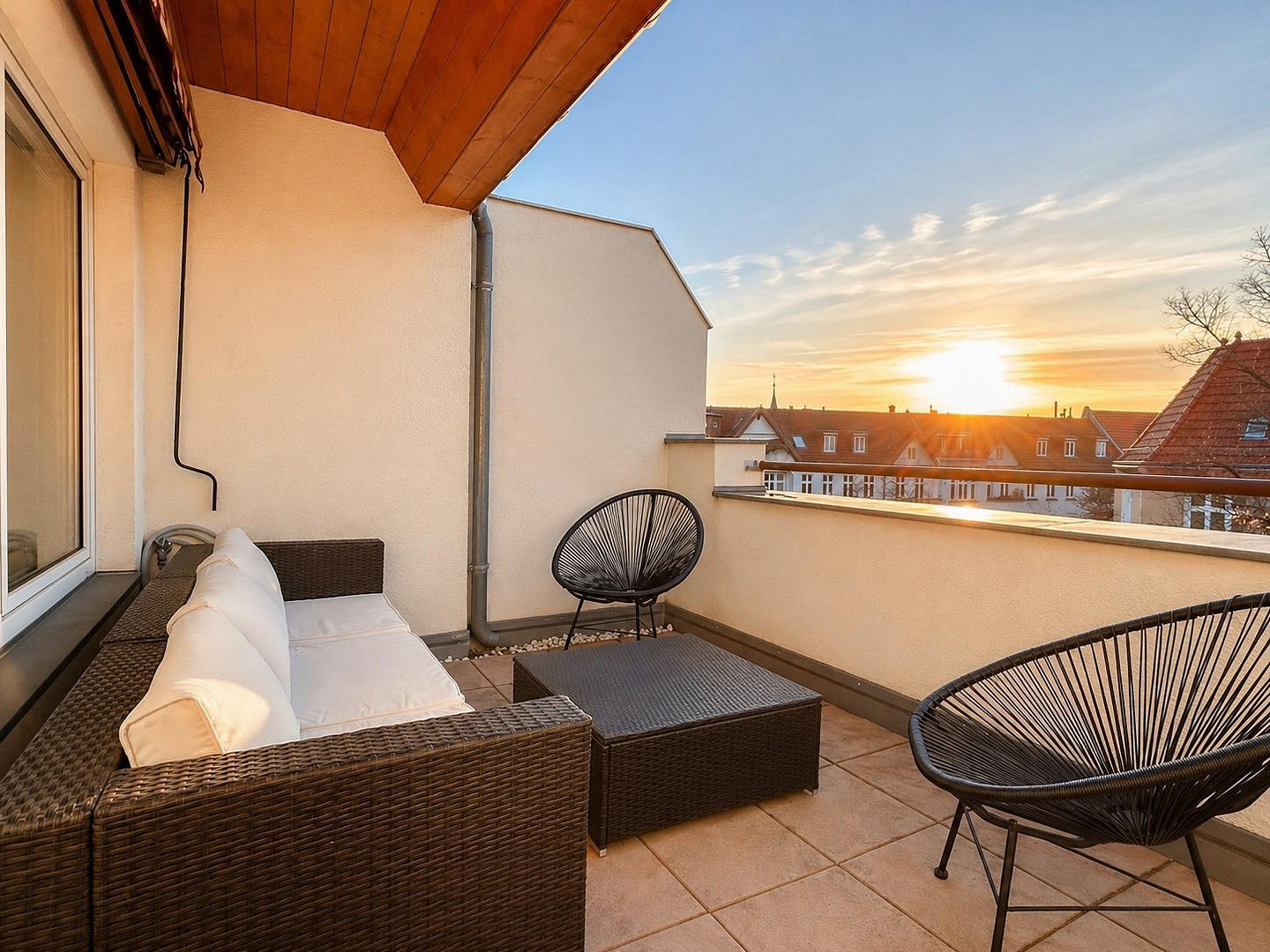 Sonniges Dachgeschoss mit großer Terrasse, Kamin & ruhige, zentrale Lage – Blumenthalstrasse 13, 12103 Berlin(Tempelhof) – Vorschaubild 3