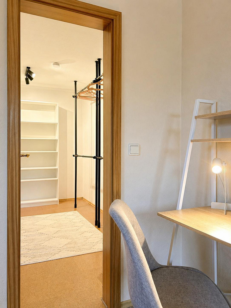 Sonniges Dachgeschoss mit großer Terrasse, Kamin & ruhige, zentrale Lage – Blumenthalstrasse 13, 12103 Berlin(Tempelhof) – Vorschaubild 9