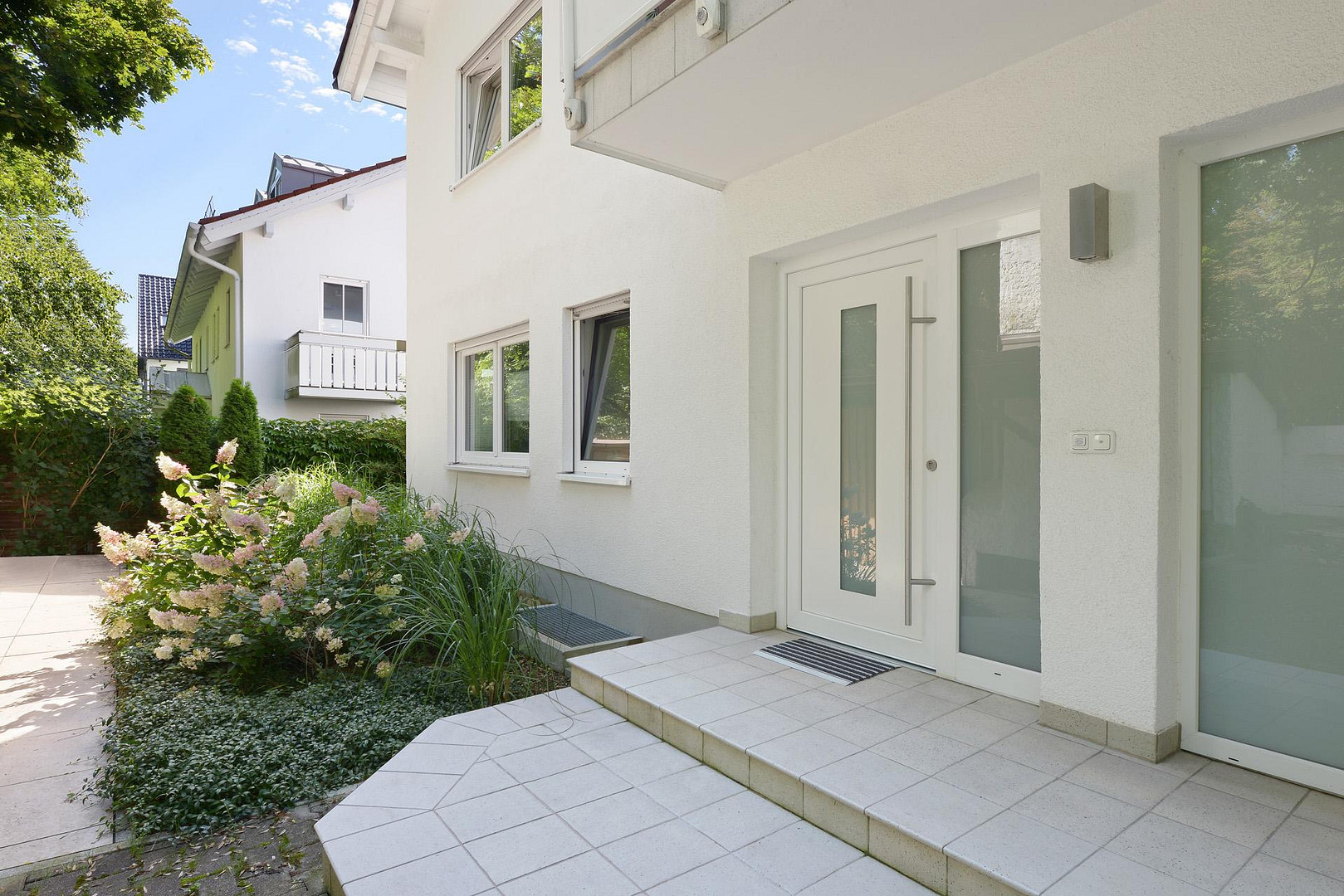 Lichtdurchflutete Gartenwohnung mit Hauscharakter in München Bogenhausen/Daglfing. Provisionsfrei – München(Daglfing) – Vorschaubild 3