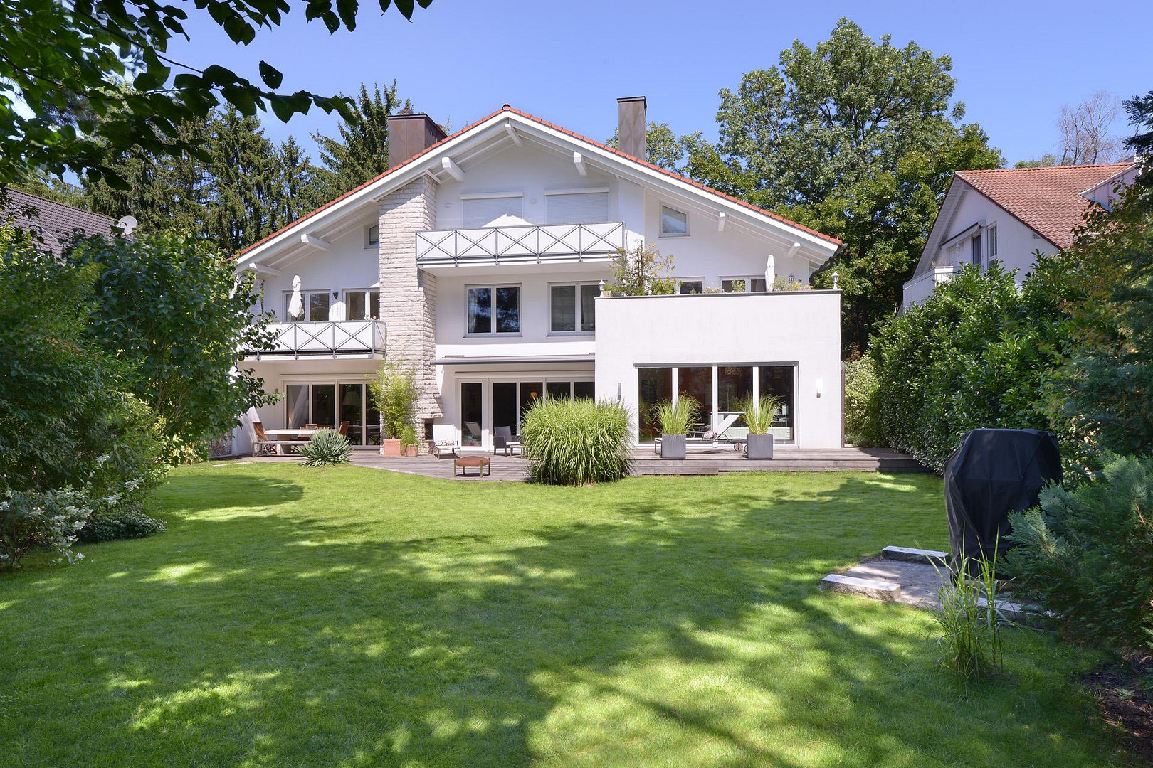 Lichtdurchflutete Gartenwohnung mit Hauscharakter in München Bogenhausen/Daglfing. Provisionsfrei – München(Daglfing) – Vorschaubild 2