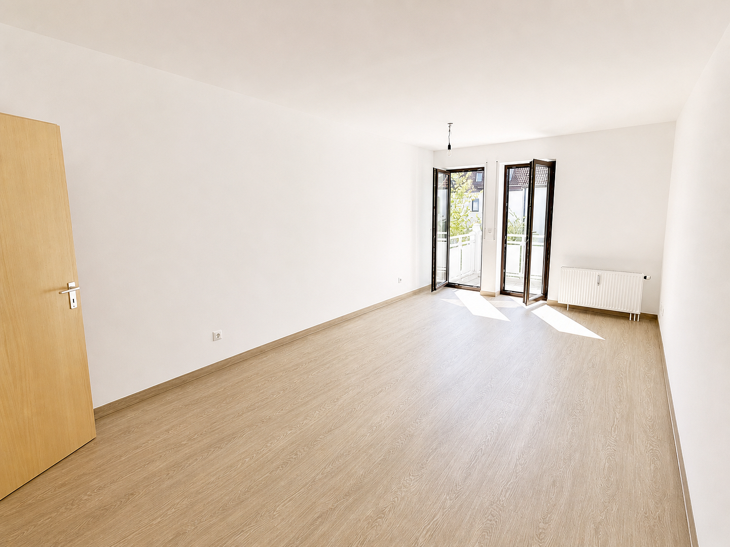 Helle, renovierte 2,5-Zimmer-Wohnung mit Südbalkon in -Moosach – RESERVIERT! – München(Moosach) – Vorschaubild 4