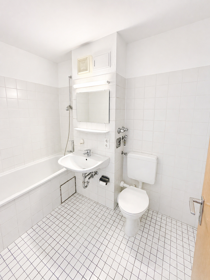 Helle, renovierte 2,5-Zimmer-Wohnung mit Südbalkon in -Moosach – RESERVIERT! – München(Moosach) – Vorschaubild 10