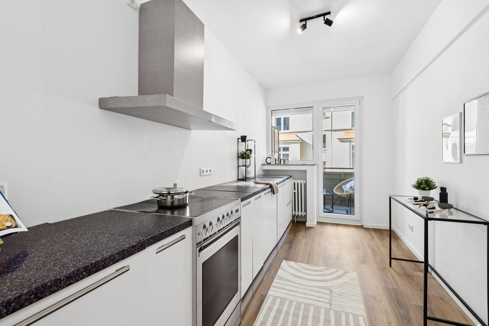 Provisionsfreie, bezugsfertige 3 Zimmerwohnung in TOP Lage mit 2 Balkonen – Düsseldorf(Pempelfort) – Vorschaubild 2