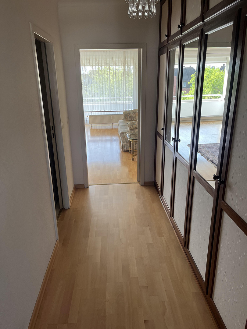 Lichtdurchflutete 2,5-Zimmer-Wohnung mit Südbalkon und Weitblick – Heegbarg 21, 22391 Hamburg(Poppenbüttel) – Vorschaubild 13