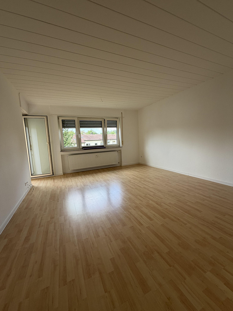 Stadtnah, ruhig & Provisionsfrei - 3Zi Wohnung mit Stellplatz & EBK – Böblingen(Rauher Kapf) – Vorschaubild 2