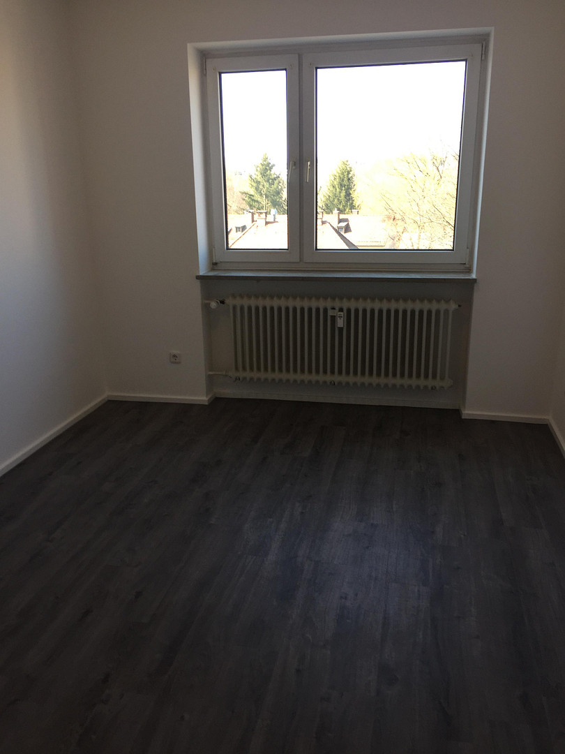 Mehrfamilienhaus mit 8 Wohnungen+1 Gewerbe nach WEG geteilt, 4 Garagen, 7 Stellplätze – Nürnberg(Mögeldorf) – Vorschaubild 8