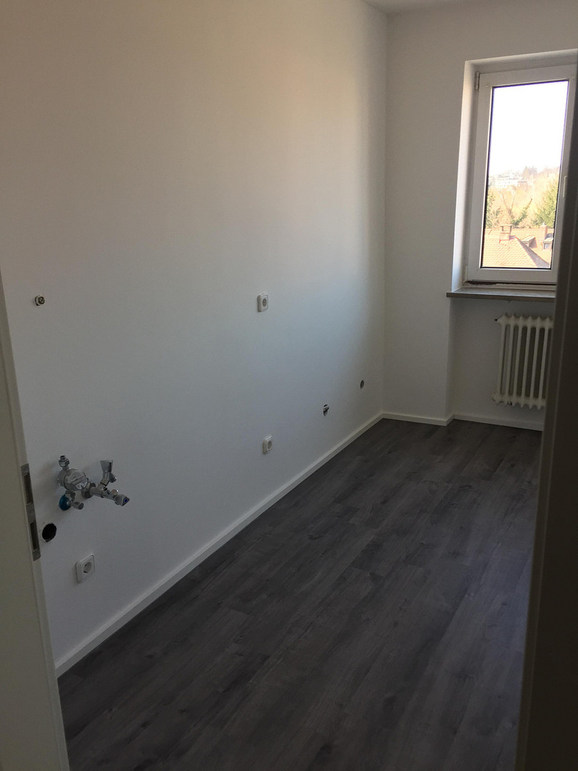Mehrfamilienhaus mit 8 Wohnungen+1 Gewerbe nach WEG geteilt, 4 Garagen, 7 Stellplätze – Nürnberg(Mögeldorf) – Vorschaubild 9