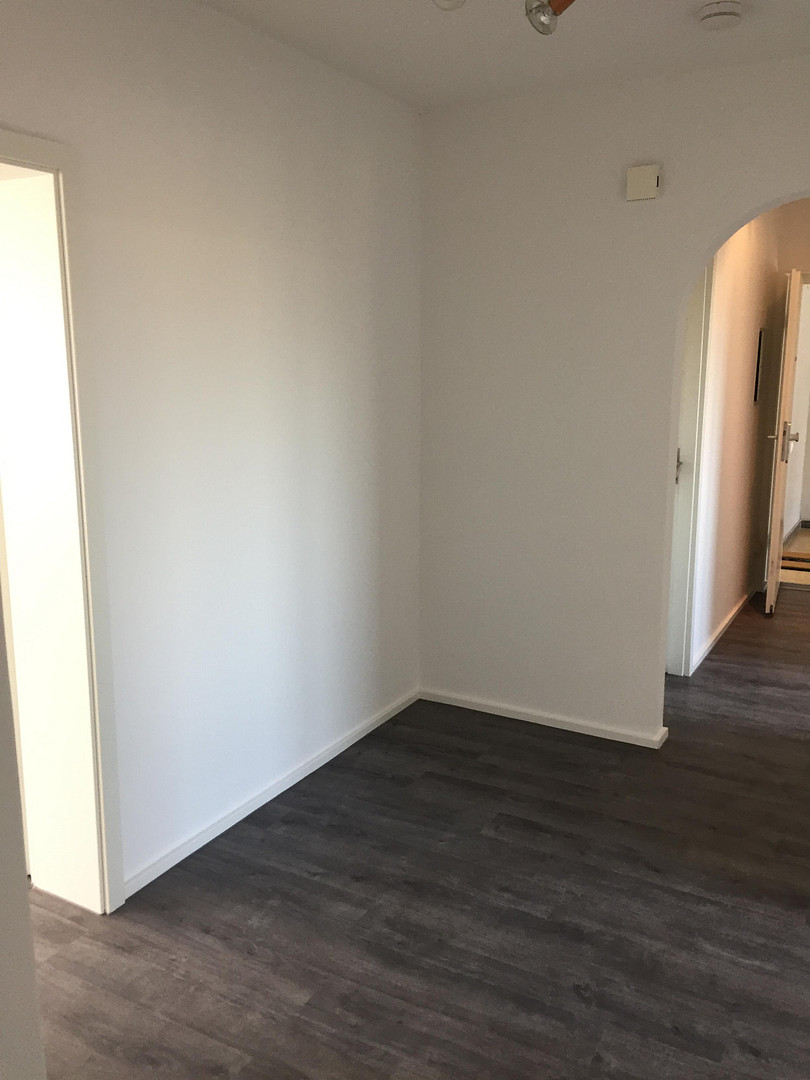 Mehrfamilienhaus mit 8 Wohnungen+1 Gewerbe nach WEG geteilt, 4 Garagen, 7 Stellplätze – Nürnberg(Mögeldorf) – Vorschaubild 6