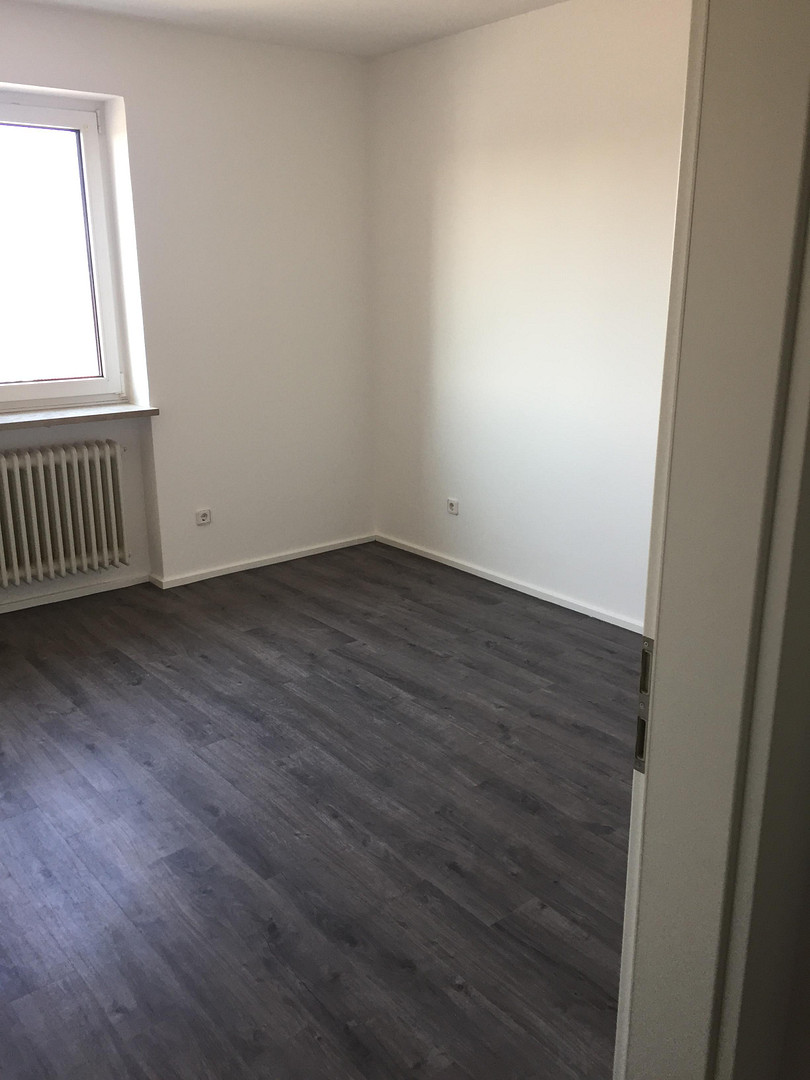Mehrfamilienhaus mit 8 Wohnungen+1 Gewerbe nach WEG geteilt, 4 Garagen, 7 Stellplätze – Nürnberg(Mögeldorf) – Vorschaubild 10