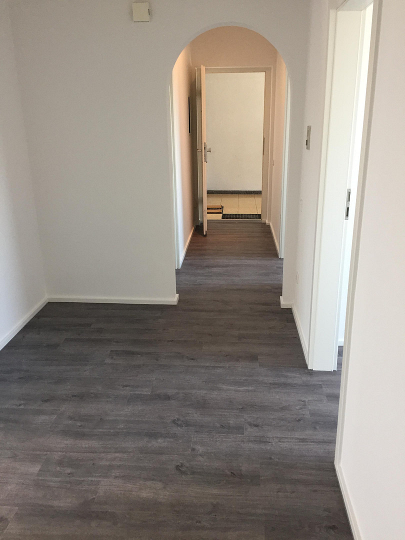 Mehrfamilienhaus mit 8 Wohnungen+1 Gewerbe nach WEG geteilt, 4 Garagen, 7 Stellplätze – Nürnberg(Mögeldorf) – Vorschaubild 7